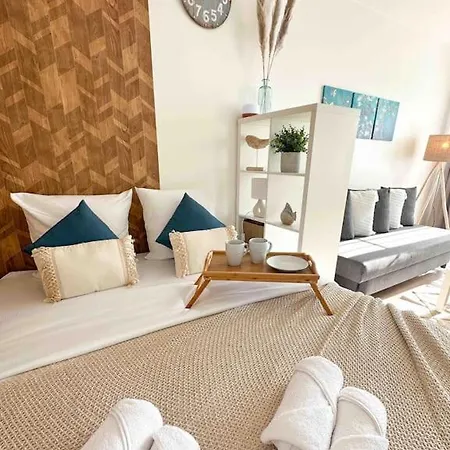 Le Vangogh - Grand 8 Minutes Apartament *